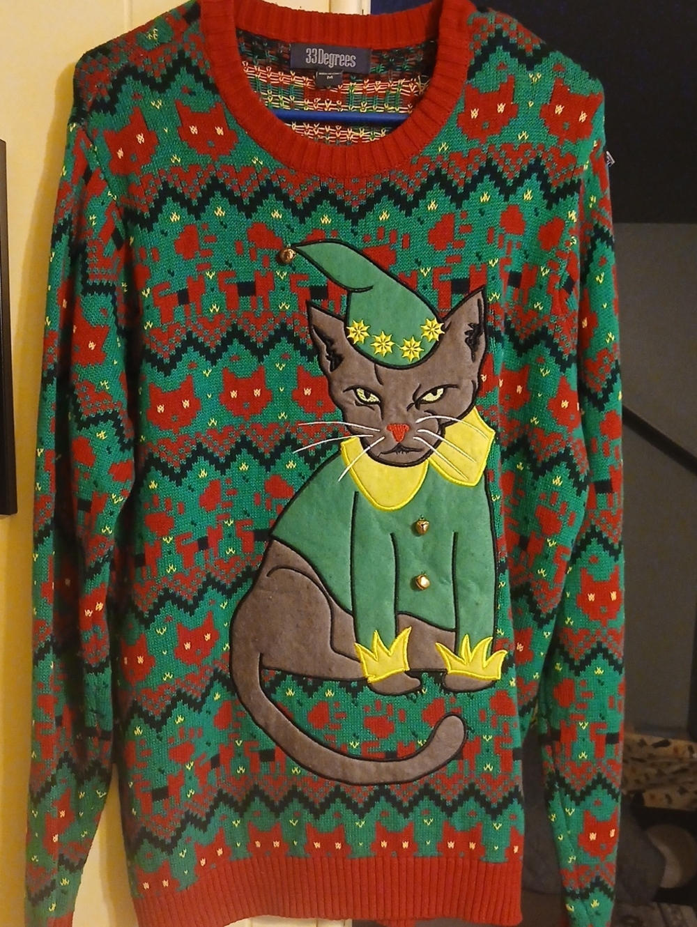 Men’s Green & Red Cat Crewneck Sweater